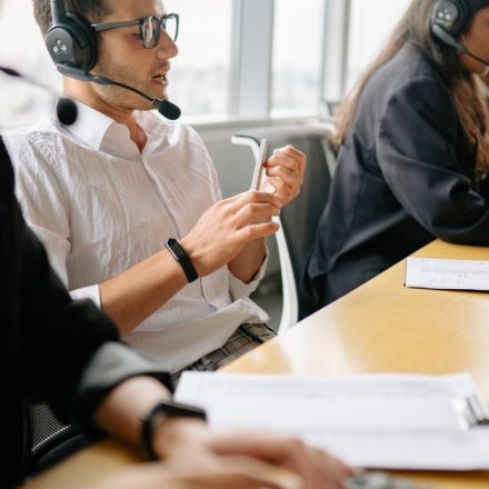 Cara Memilih Vendor Cloud Contact Center yang Tepat untuk Perusahaan